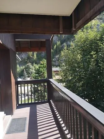 - Au Pied Des Pistes Apartment *